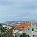 Διαμέρισμα Iva Τρογκίρ